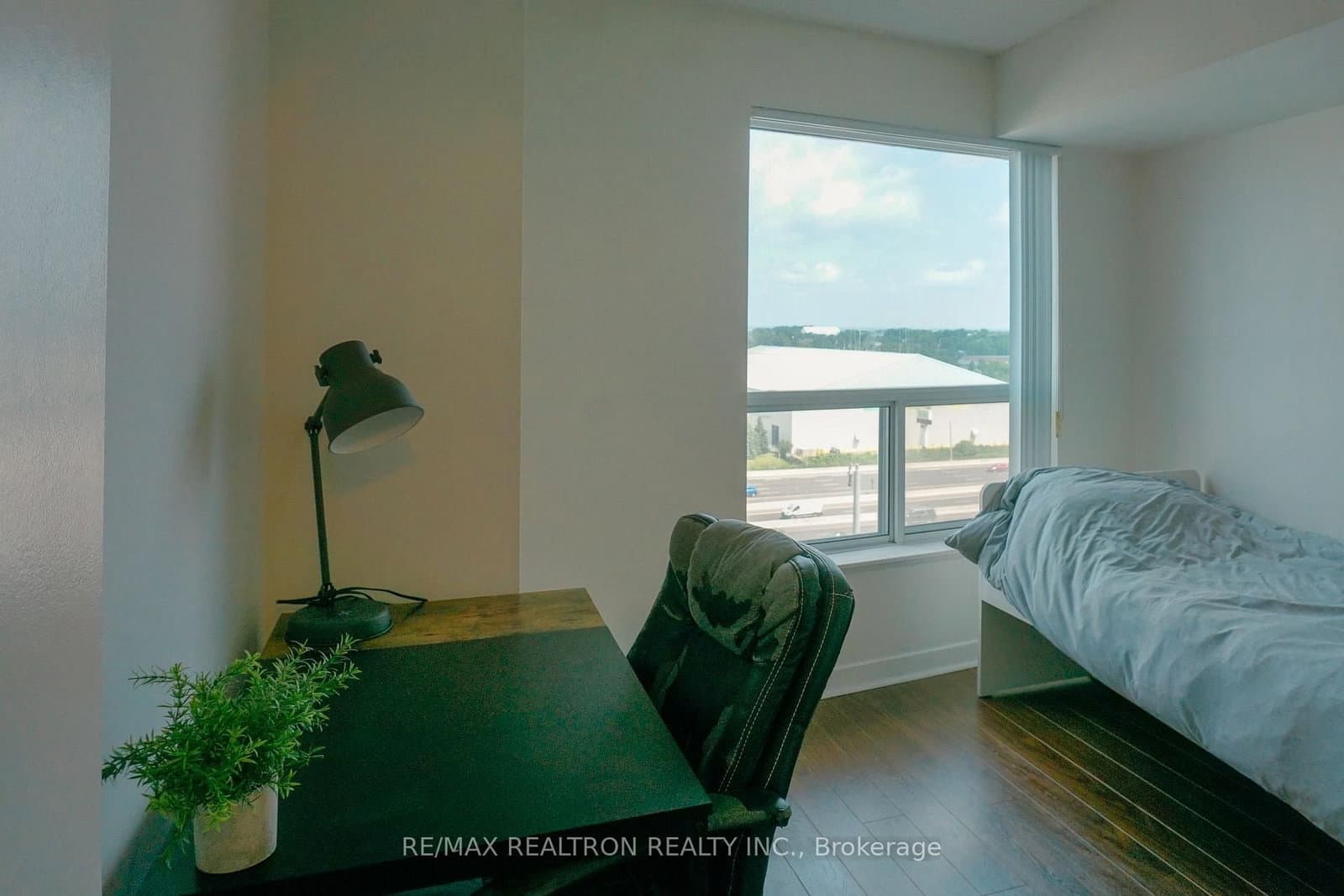 38 Lee Centre Drive, Unit 915 thumbnail 6
