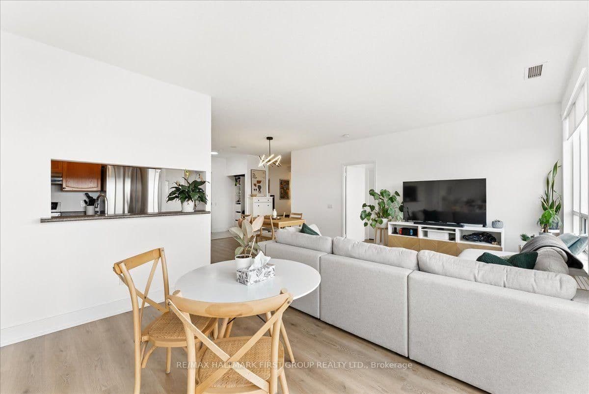 1200 The Esplanade Road N, Unit 1103 thumbnail 18