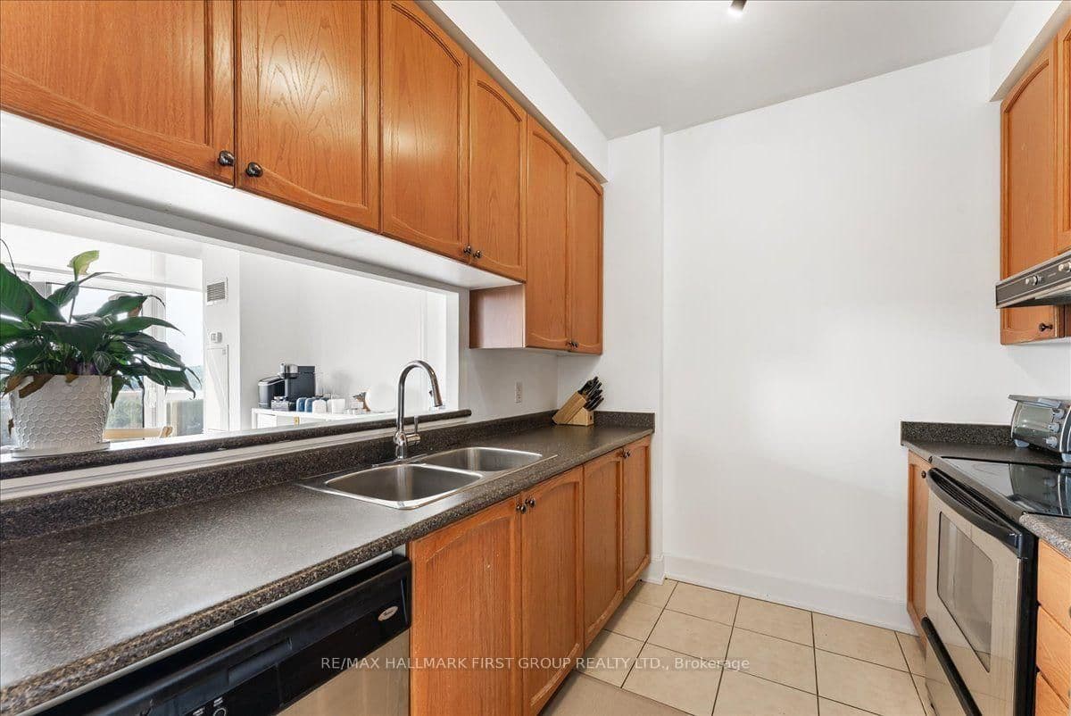 1200 The Esplanade Road N, Unit 1103 thumbnail 20