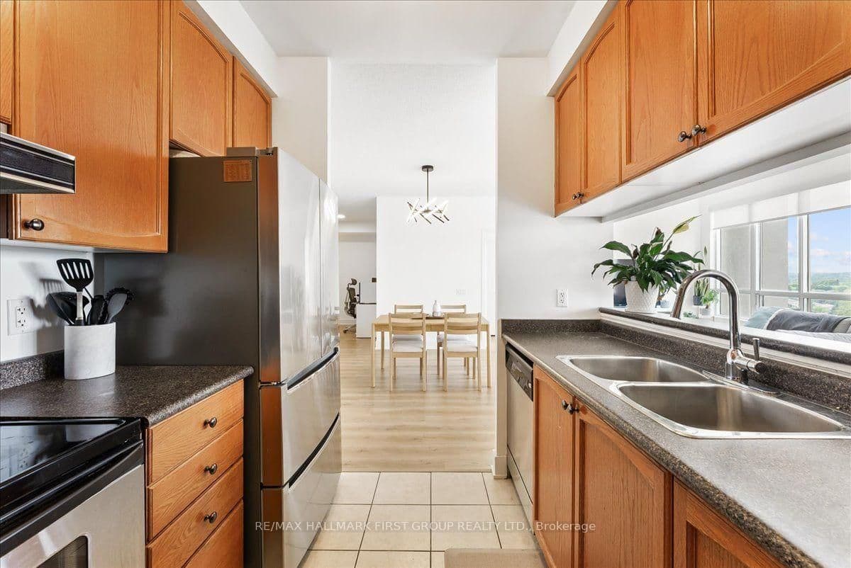 1200 The Esplanade Road N, Unit 1103 thumbnail 23