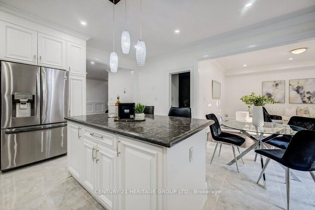 287 Kennedy Road thumbnail 10