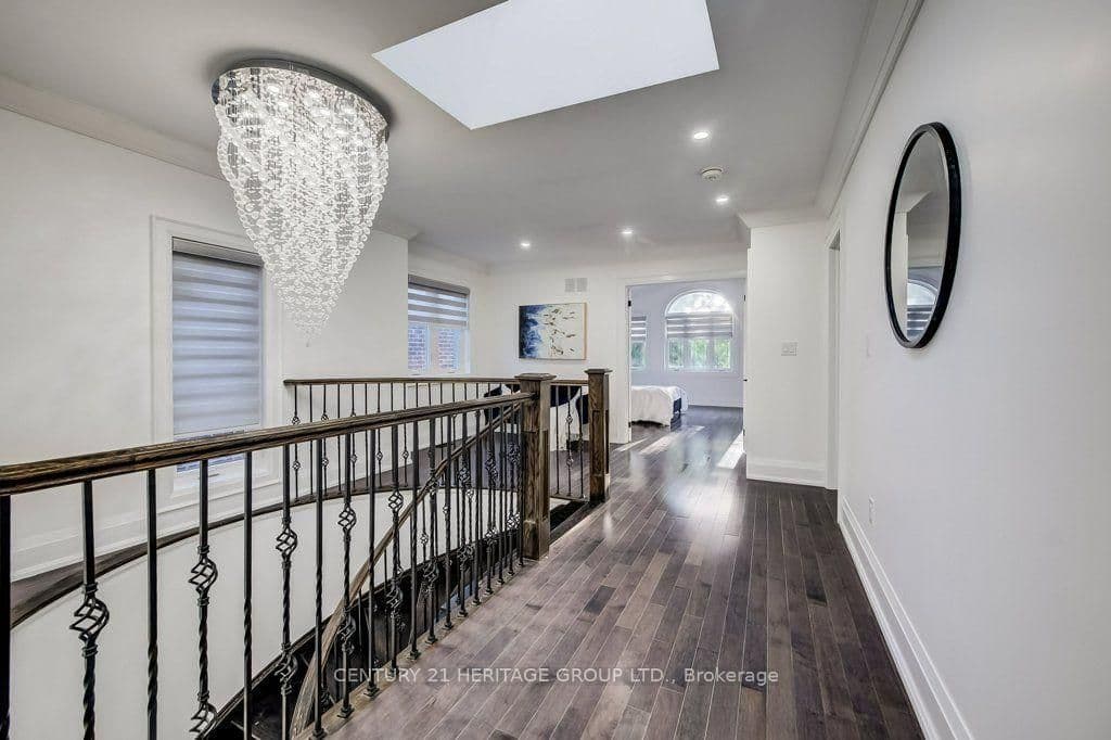 287 Kennedy Road thumbnail 16