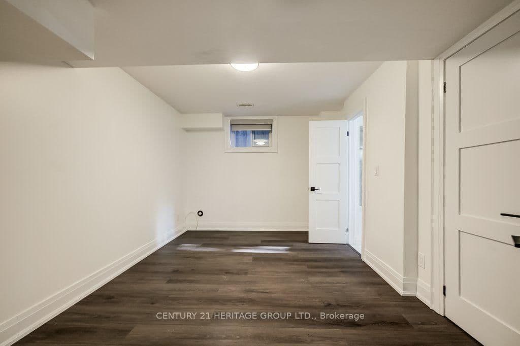 287 Kennedy Road thumbnail 40