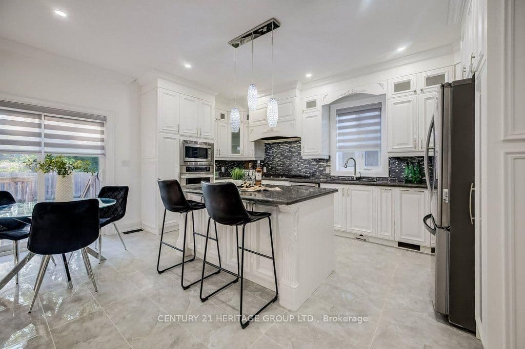 287 Kennedy Road thumbnail 8