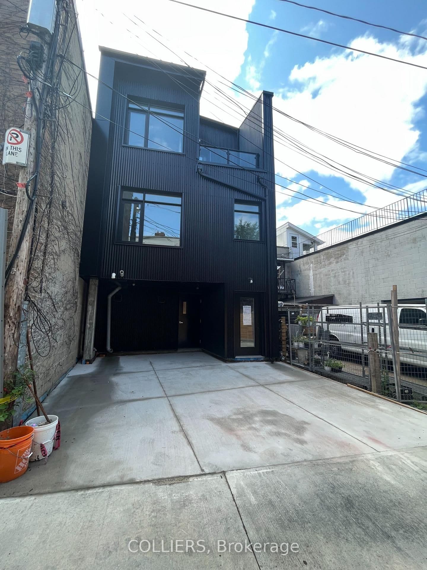 1048 Kingston Road thumbnail 3