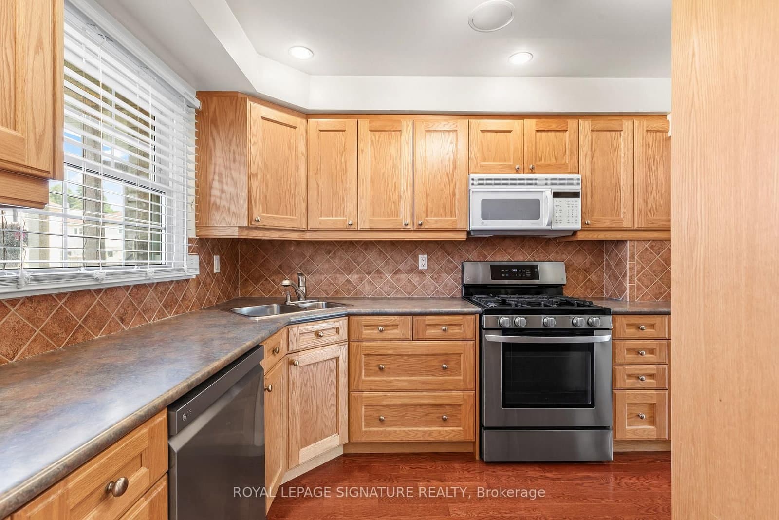580 Eyer Drive, Unit 42 thumbnail 3