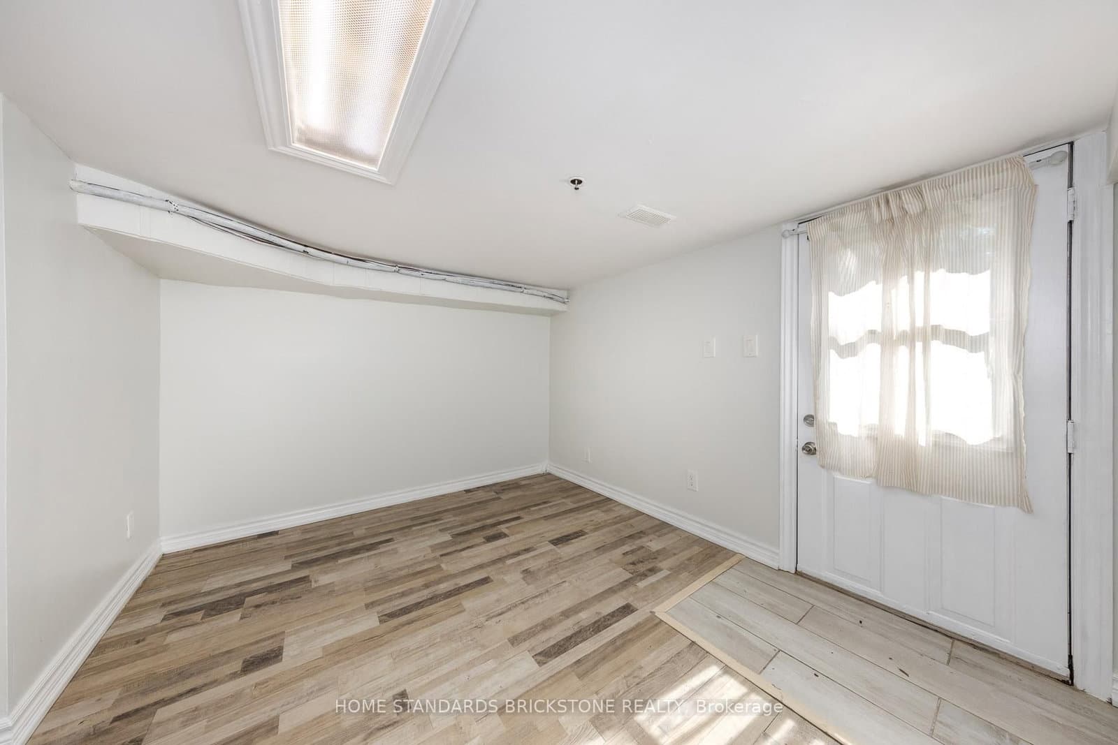 792 Pape Avenue, Unit Lower thumbnail 11