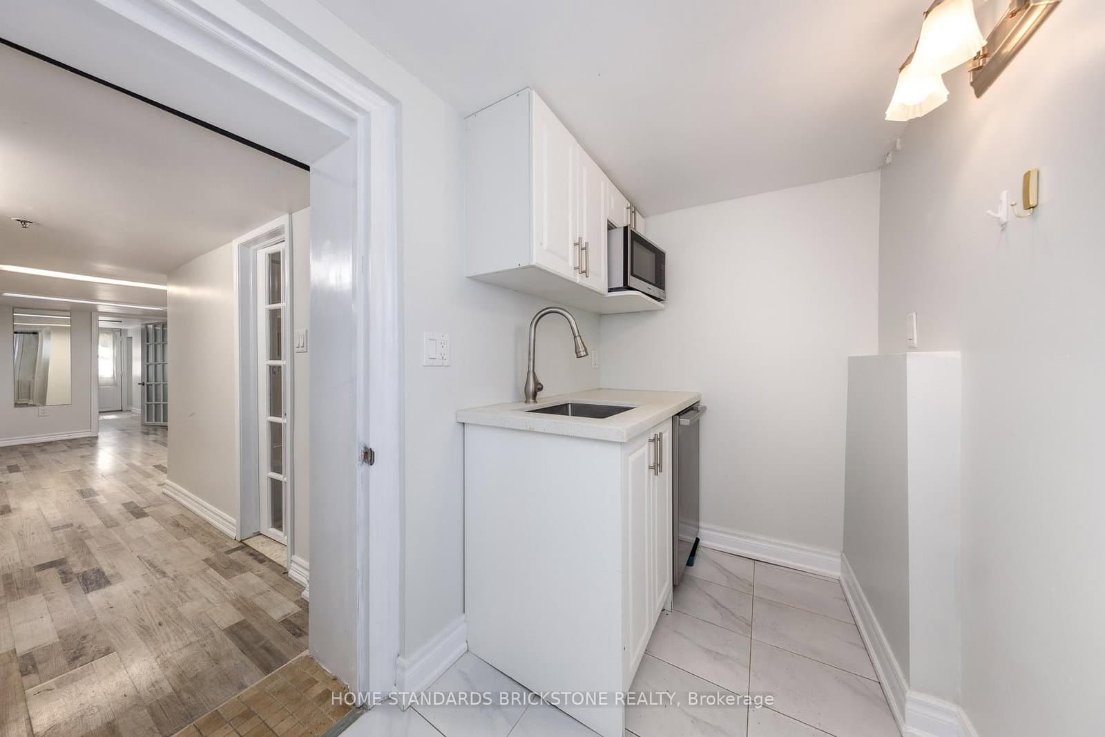 792 Pape Avenue, Unit Lower thumbnail 6