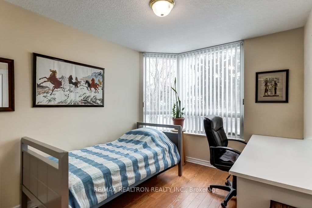 68 Corporate Drive, Unit 526 thumbnail 14