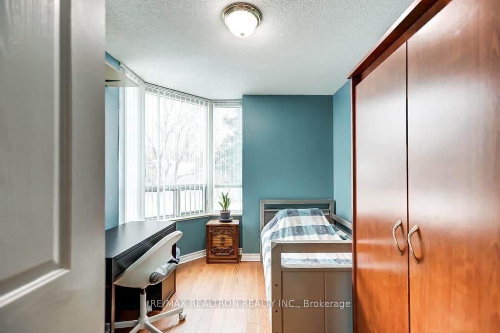 68 Corporate Drive, Unit 526 thumbnail 15