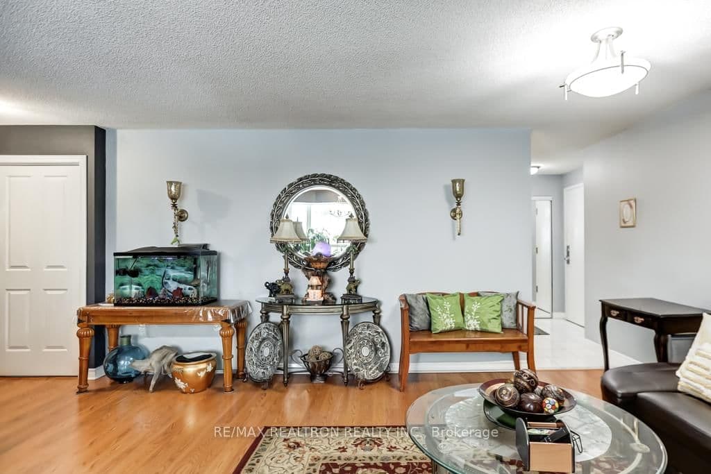68 Corporate Drive, Unit 526 thumbnail 8