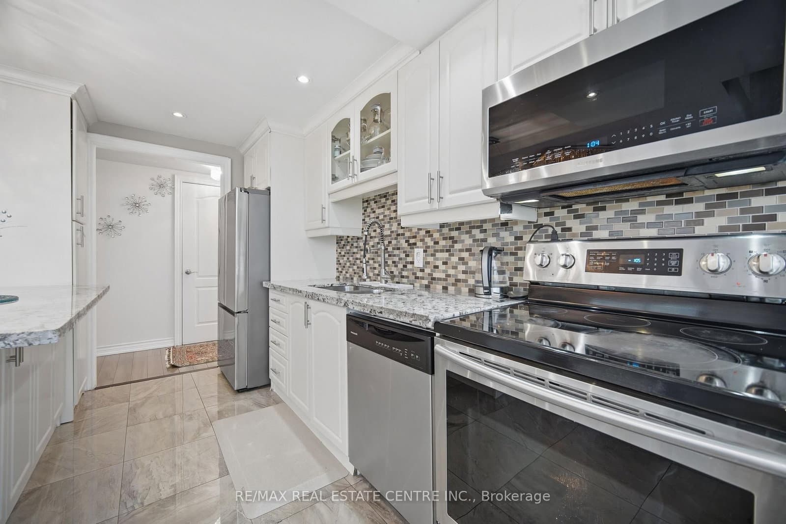 1470 Midland Avenue, Unit 718 thumbnail 18