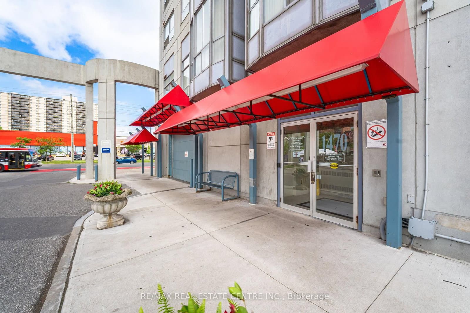 1470 Midland Avenue, Unit 718 thumbnail 2