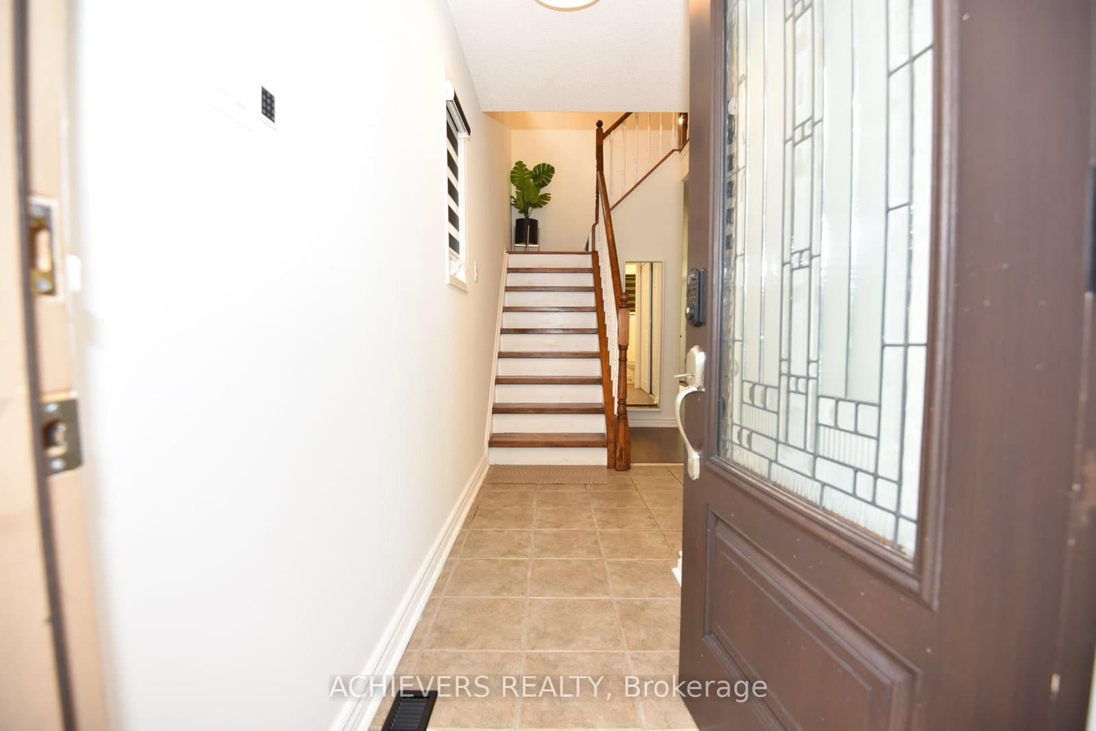 19 Mccullock Crescent thumbnail 4