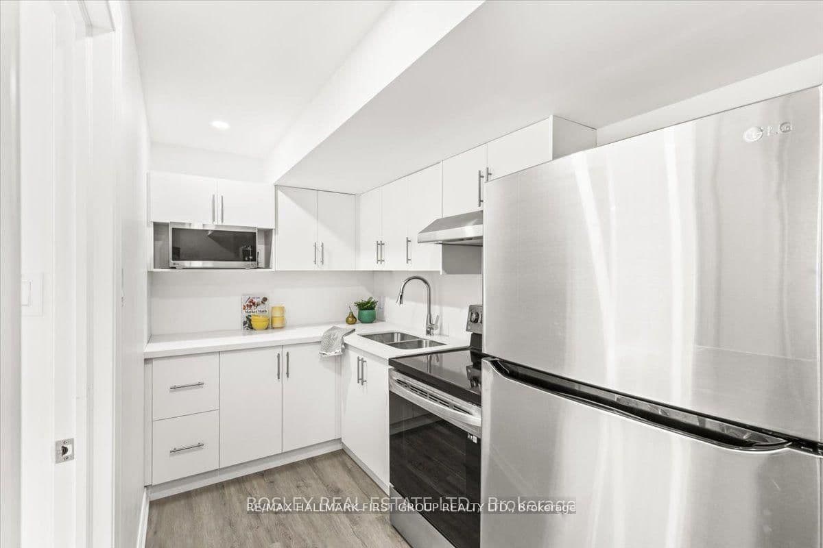 14 Mulgrave Street, Unit Basement thumbnail 2