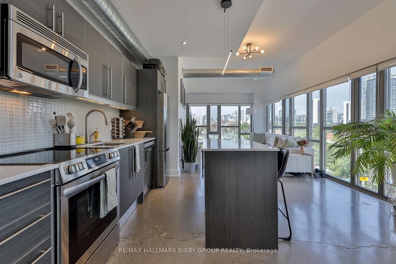 625 Queen Street E, Unit 409 thumbnail 10
