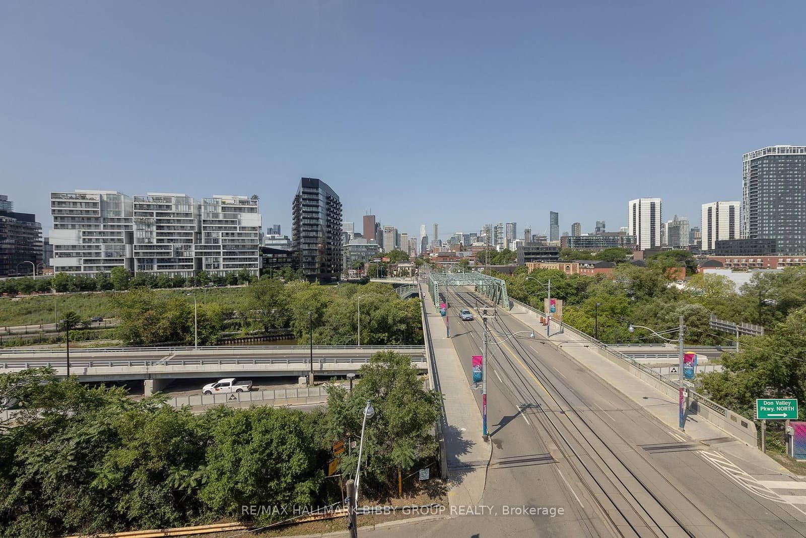 625 Queen Street E, Unit 409 thumbnail 24