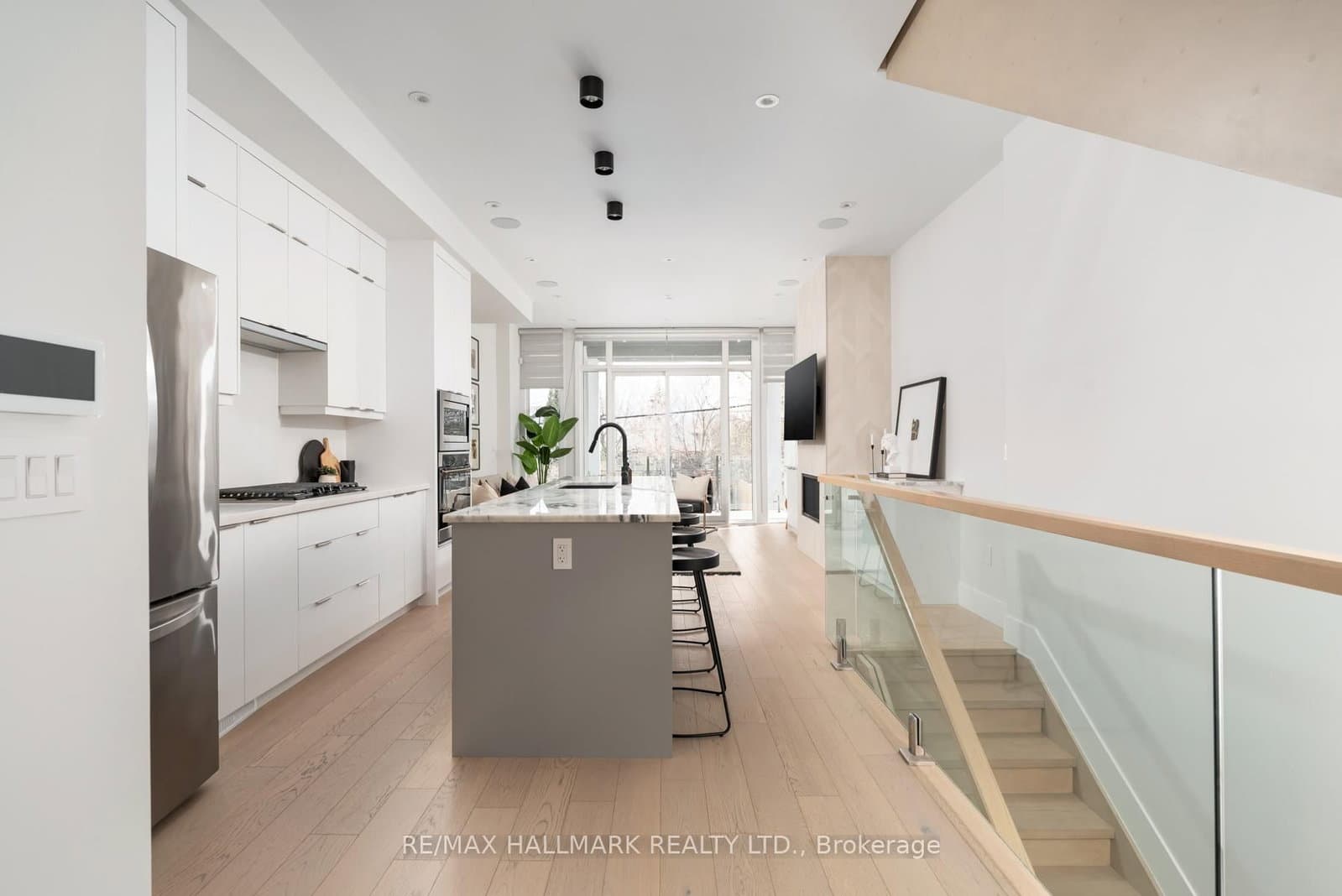 167 Sammon Avenue thumbnail 8