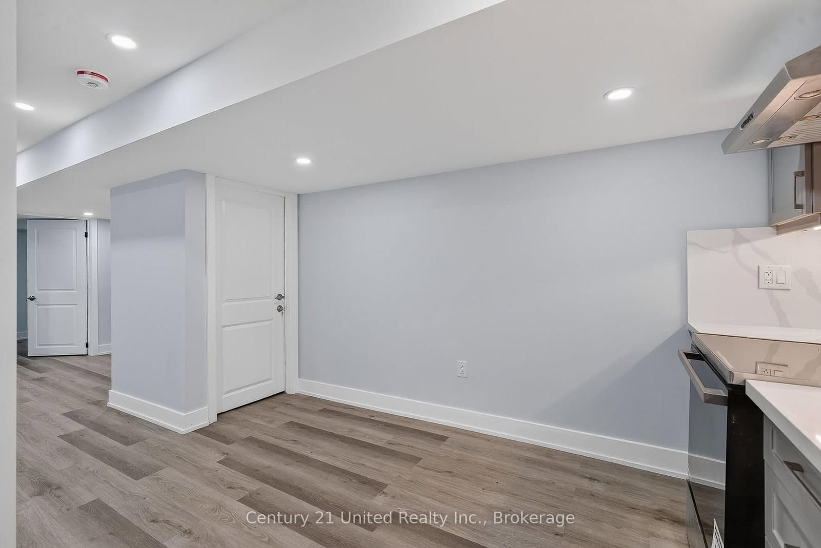 1040 Suddard Avenue, Unit 2 (lower level) thumbnail 18