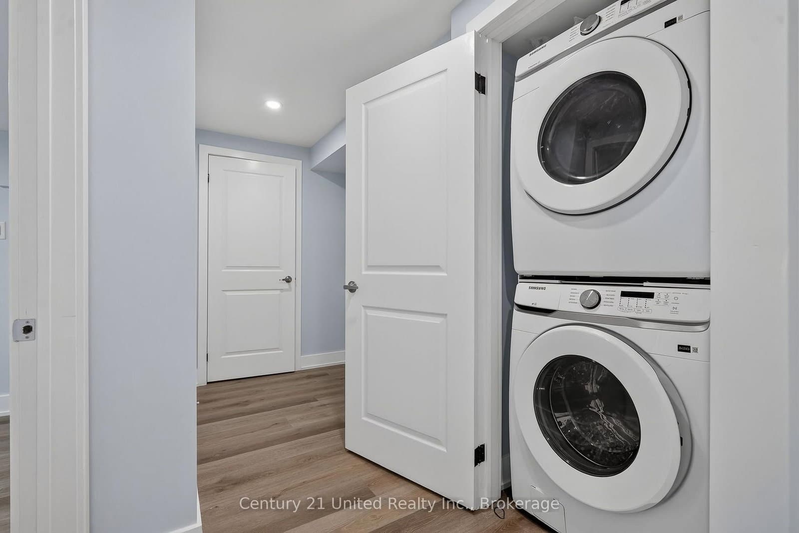 1040 Suddard Avenue, Unit 2 (lower level) thumbnail 19