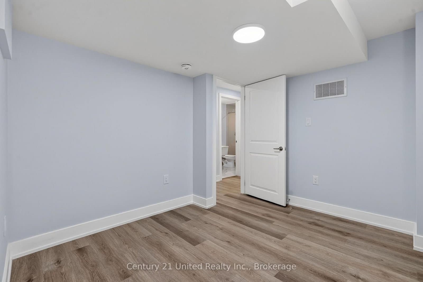 1040 Suddard Avenue, Unit 2 (lower level) thumbnail 27