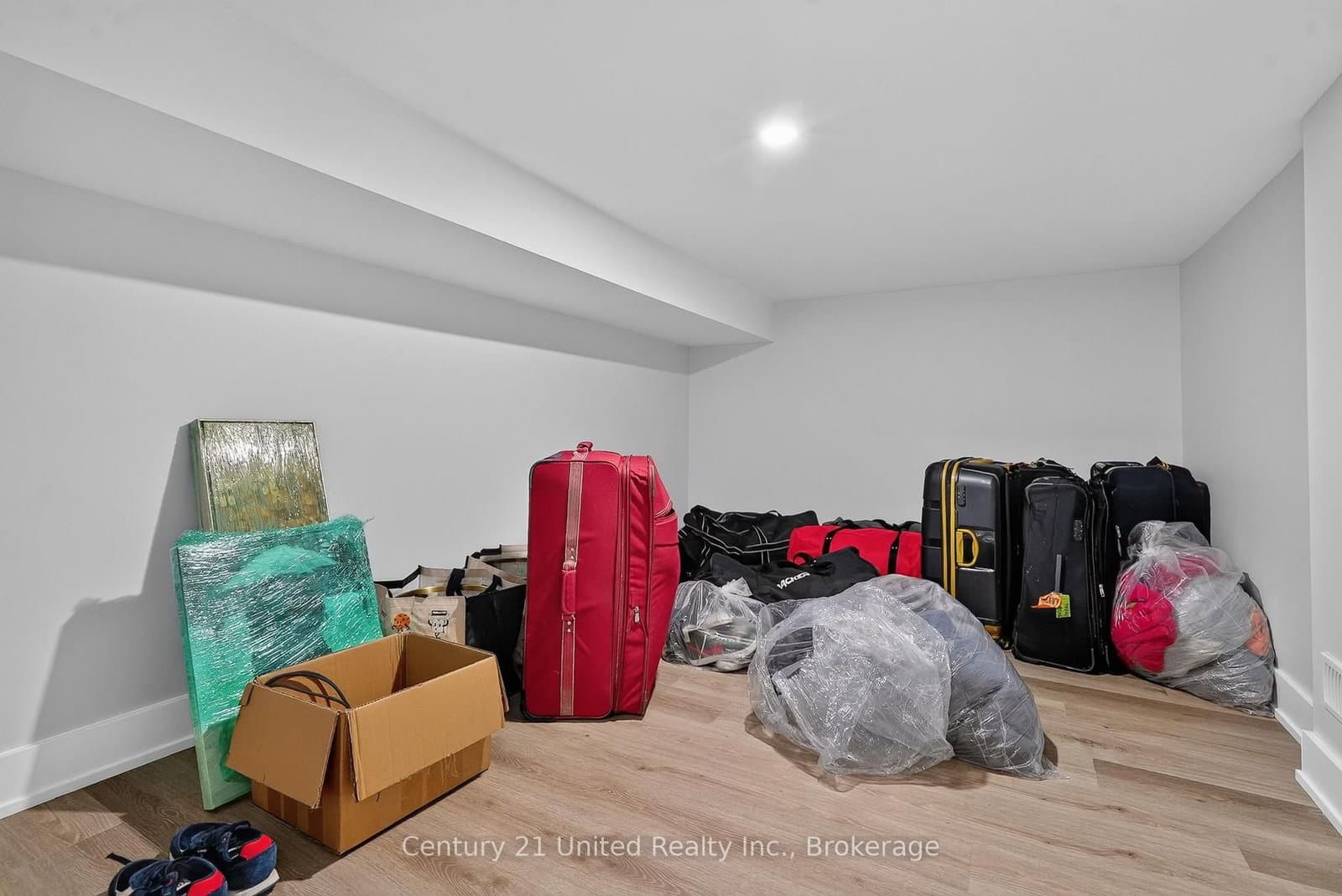 1040 Suddard Avenue, Unit 2 (lower level) thumbnail 30