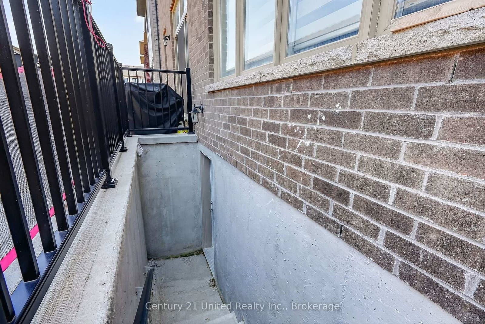 1040 Suddard Avenue, Unit 2 (lower level) thumbnail 7
