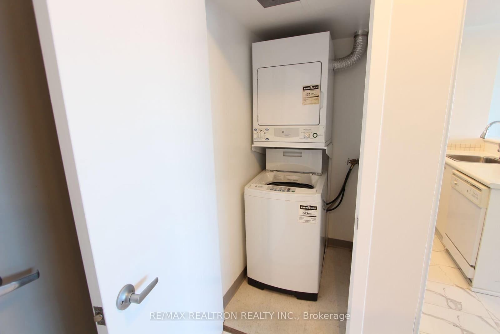 36 Lee Centre Drive, Unit 2906 thumbnail 3