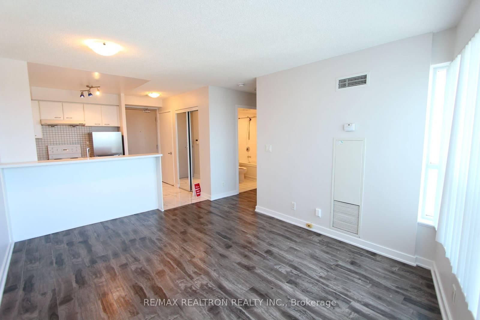 36 Lee Centre Drive, Unit 2906 thumbnail 9