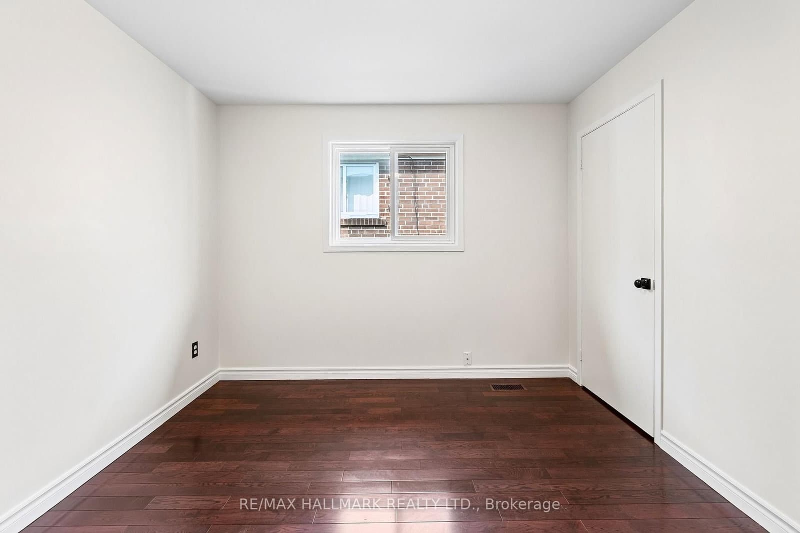402 Kingston Road, Unit UPPER / 2ND thumbnail 15