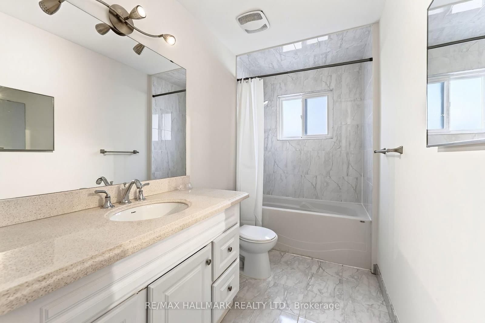 402 Kingston Road, Unit UPPER / 2ND thumbnail 22