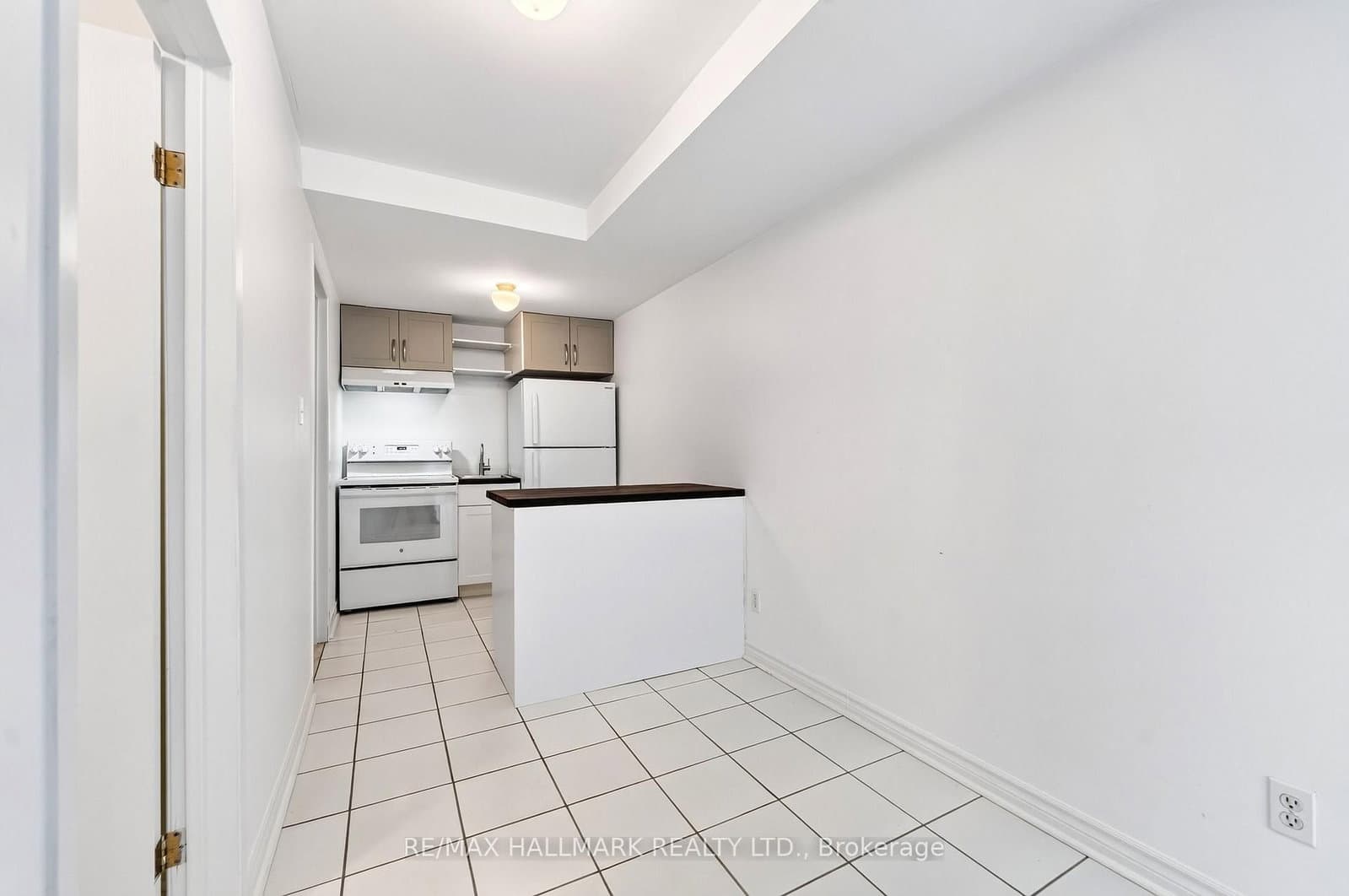 402 Kingston Road, Unit LOWER / BSMT thumbnail 10