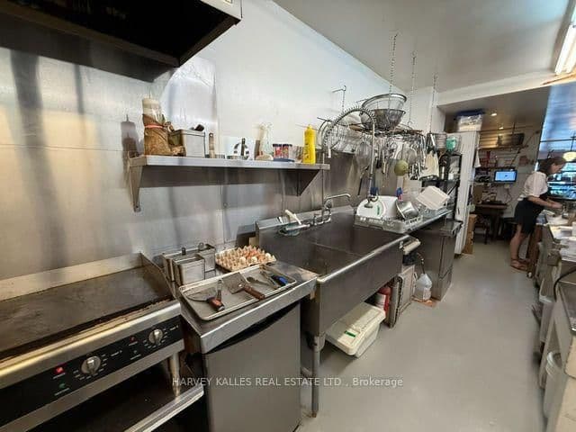 173 Danforth Avenue thumbnail 11