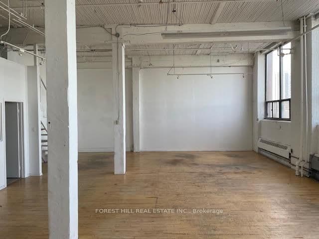 9 Davies Avenue, Unit 203 thumbnail 2