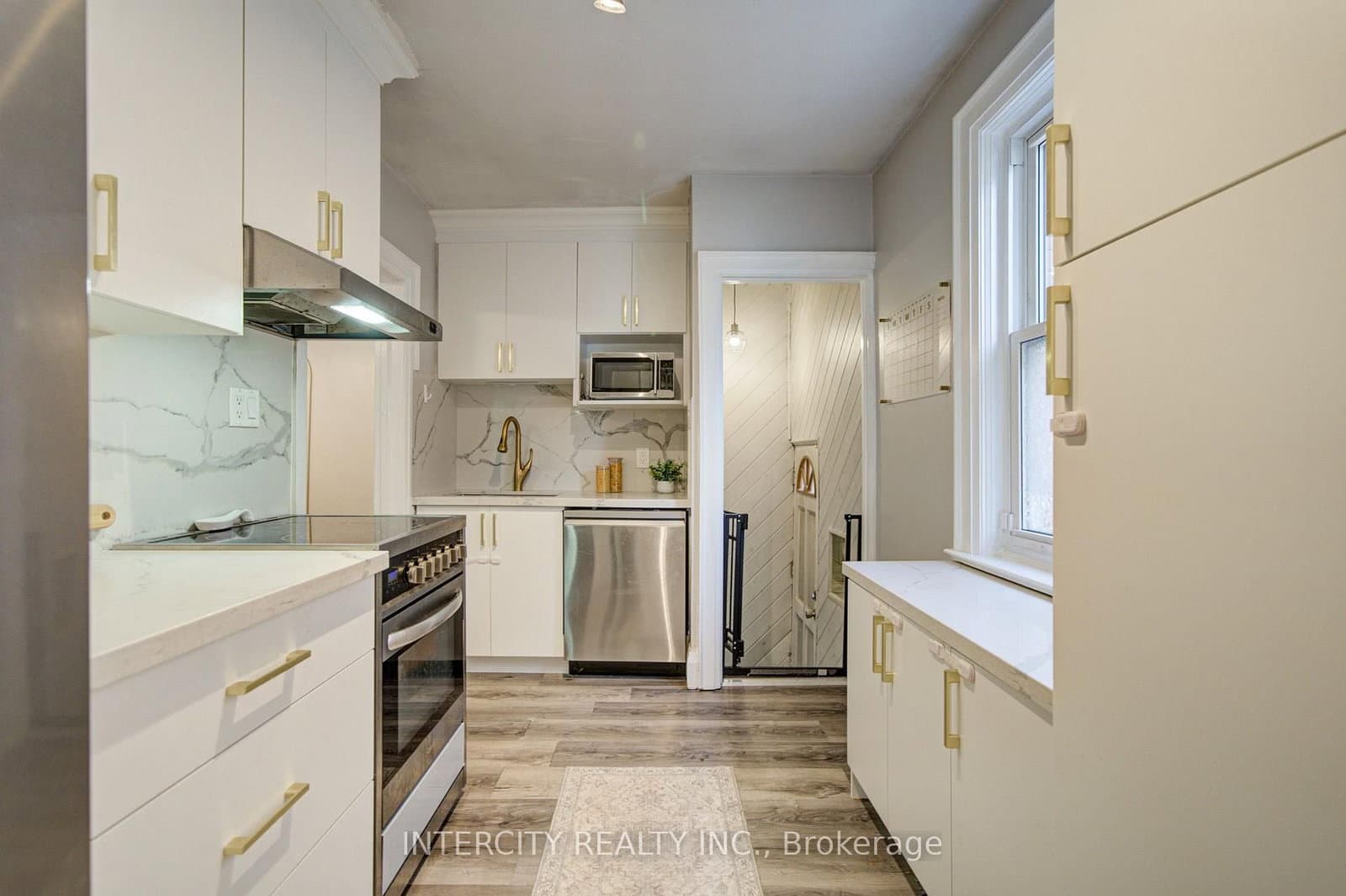 256 Blantyre Avenue - Image 1