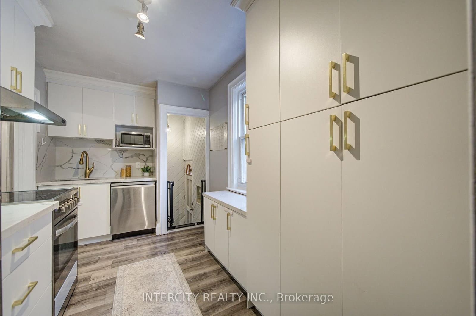 256 Blantyre Avenue thumbnail 12