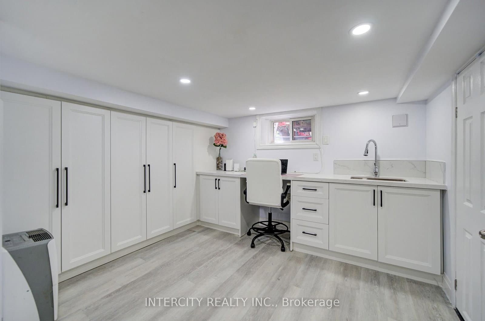 256 Blantyre Avenue thumbnail 27