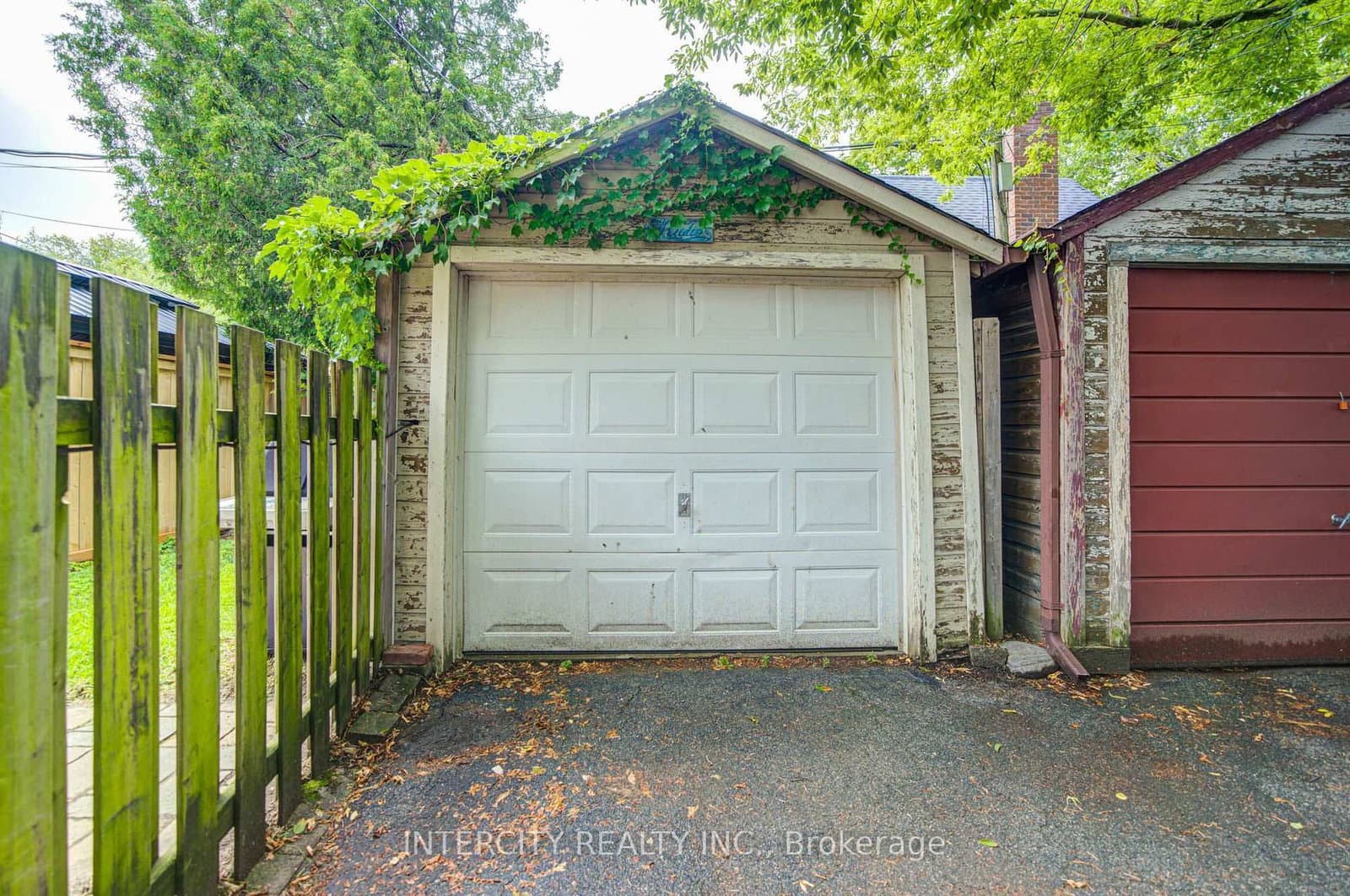 256 Blantyre Avenue thumbnail 34