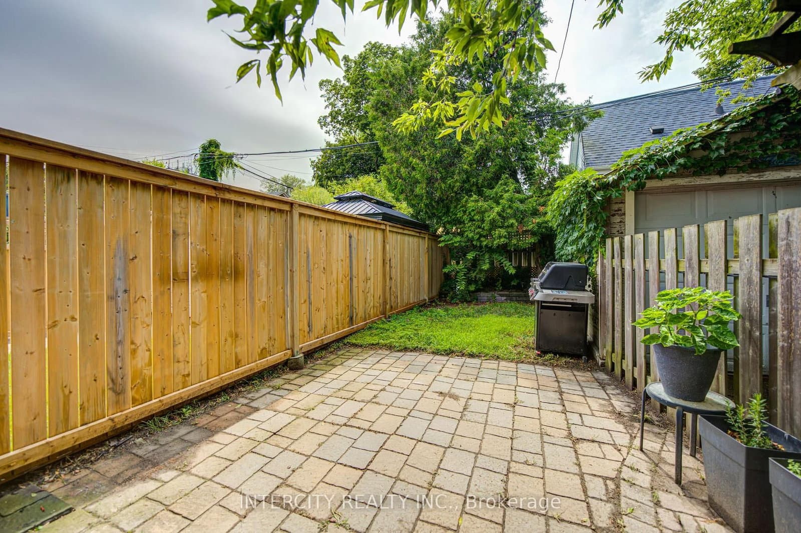 256 Blantyre Avenue thumbnail 36