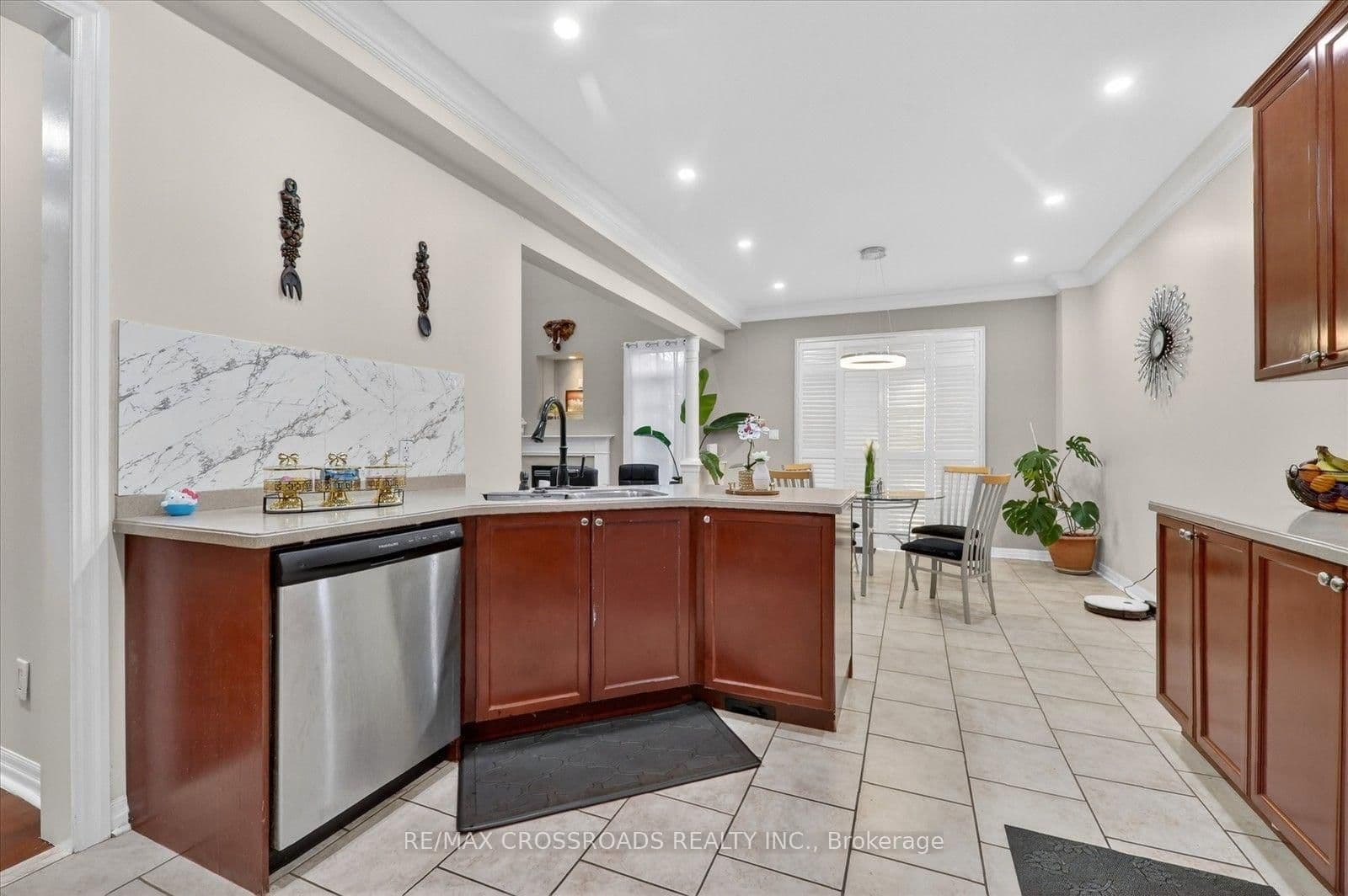 1626 Chilliwack Street thumbnail 15