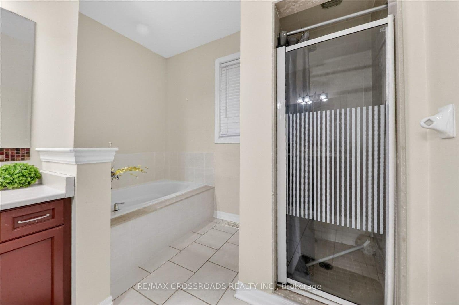 1626 Chilliwack Street thumbnail 18
