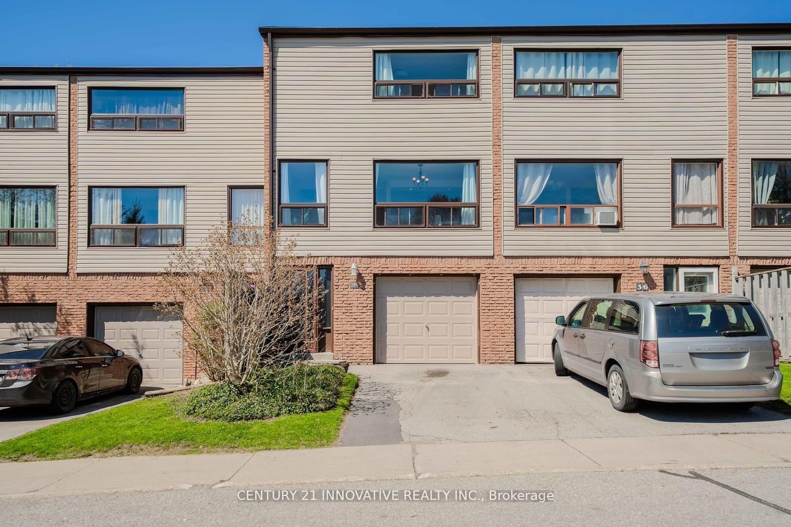 35 The Bridle Path - Image 1