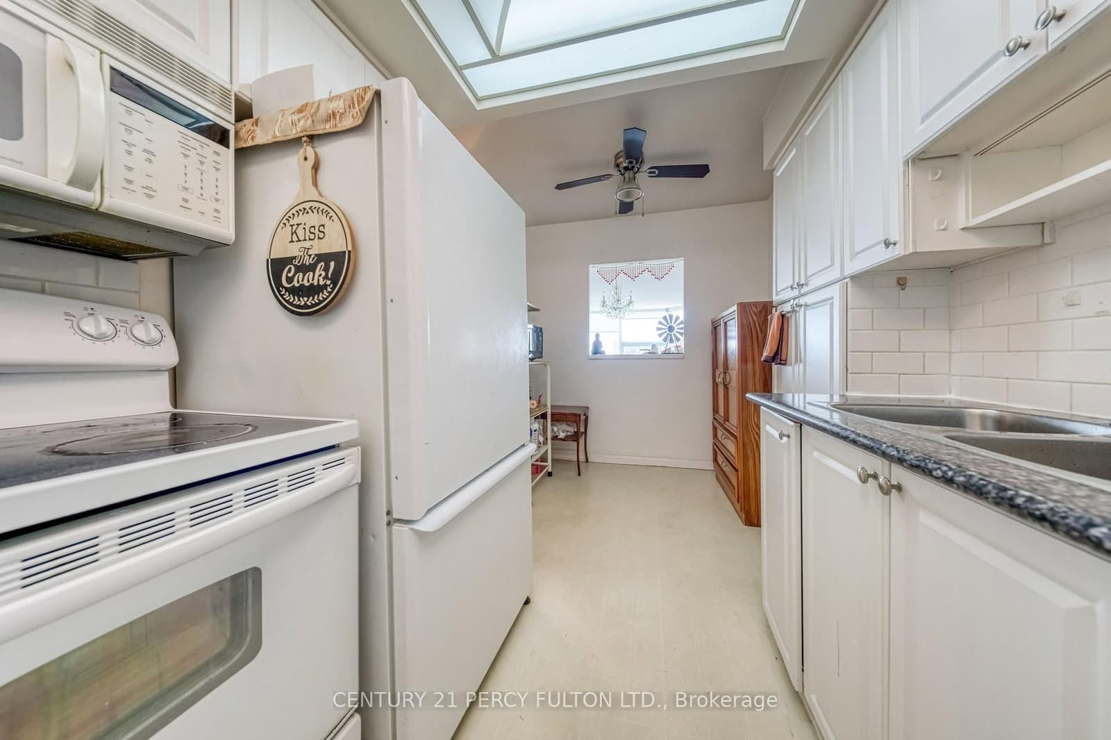 121 Ling Road, Unit 1802 thumbnail 9