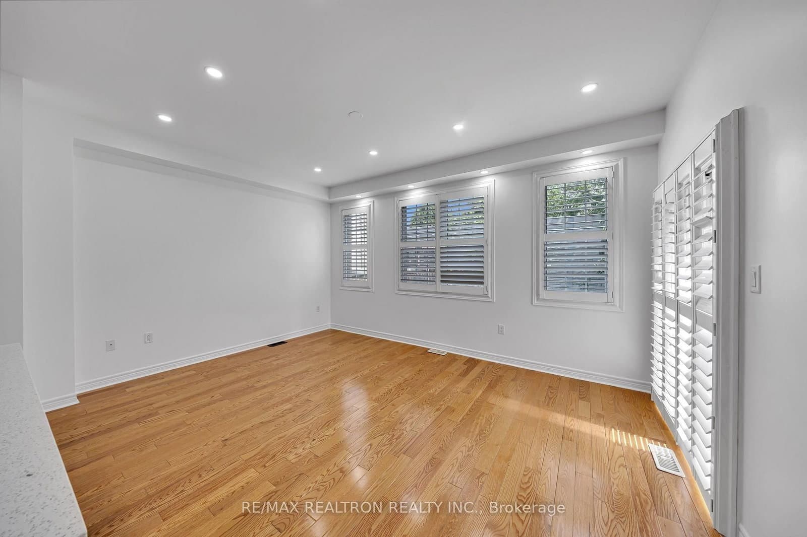 138 Angus Drive thumbnail 19