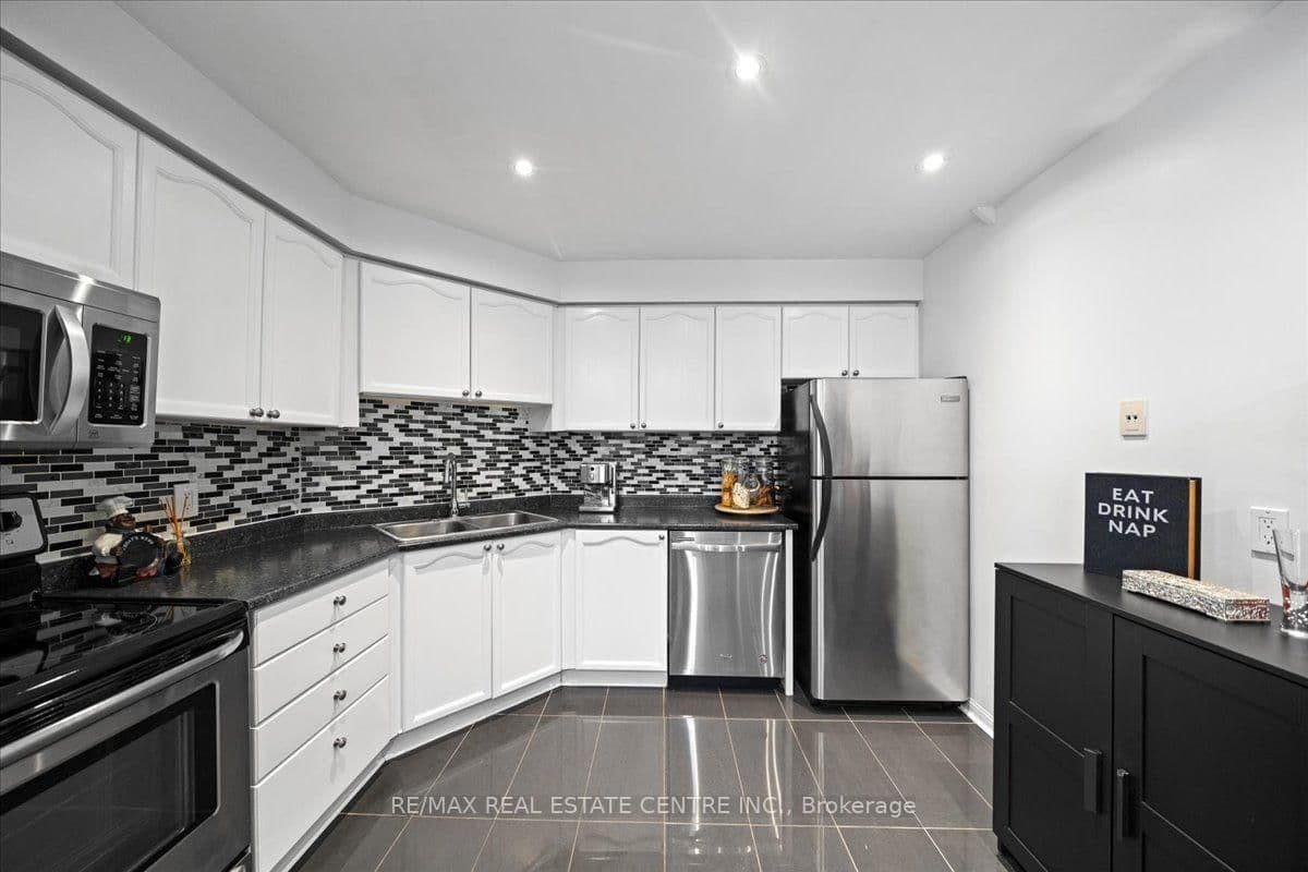 1400 The Esplanade N, Unit 808 thumbnail 17