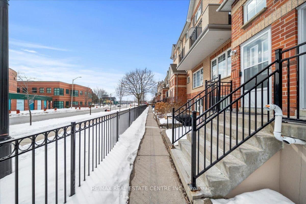 1400 The Esplanade N, Unit 808 thumbnail 3