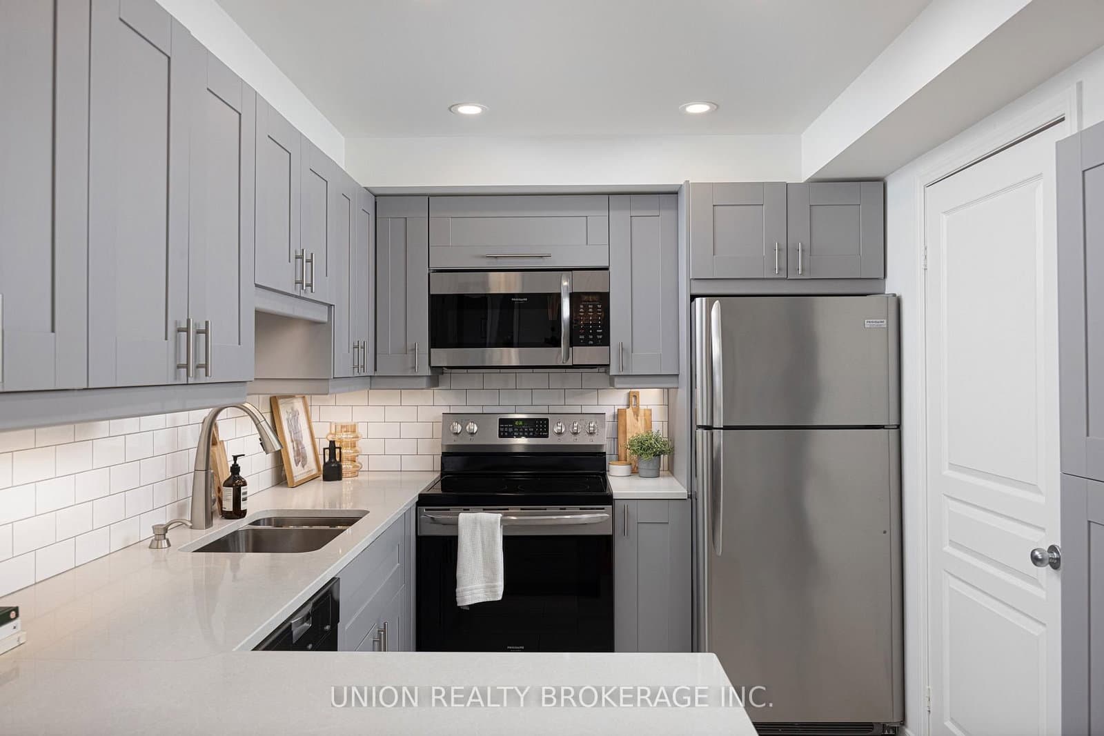 1765 Queen Street E, Unit 213 thumbnail 13