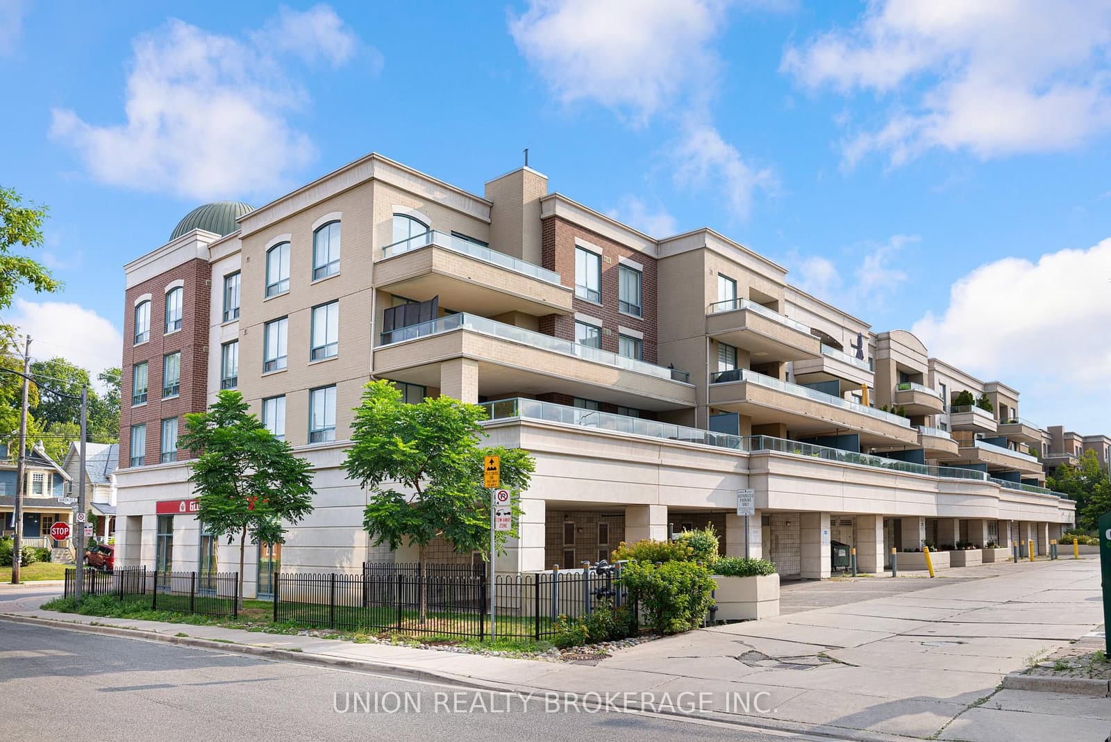 1765 Queen Street E, Unit 213 thumbnail 2