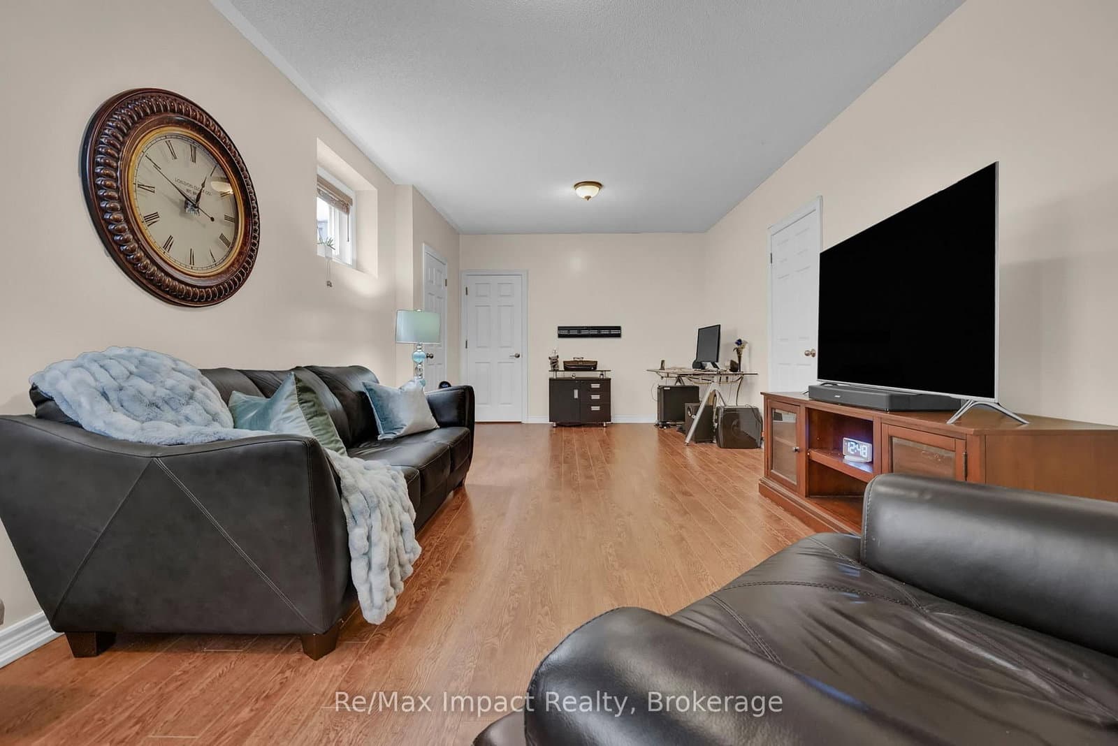 14A Hunt Street thumbnail 24