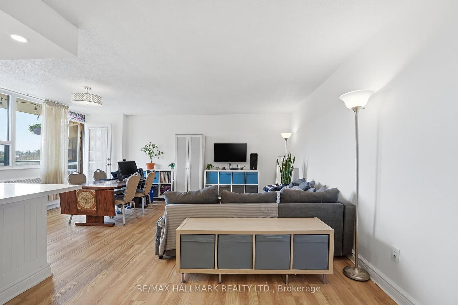 180 Markham Road, Unit 503 thumbnail 2